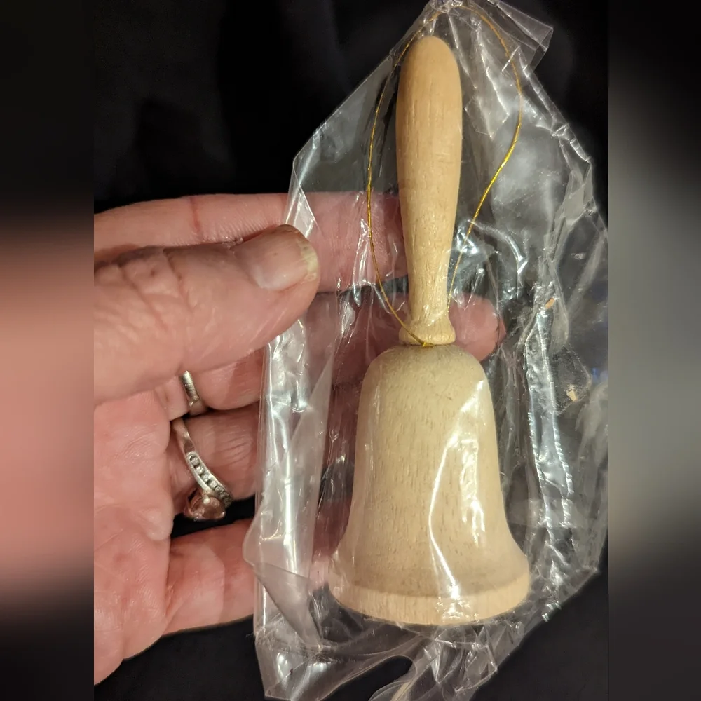 Lot of Christmas unfinished craft wood ornaments - Picture 2 of 8